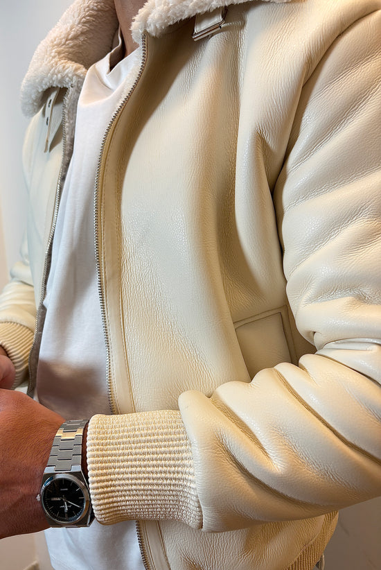 VESTE EN SIMILI CUIR